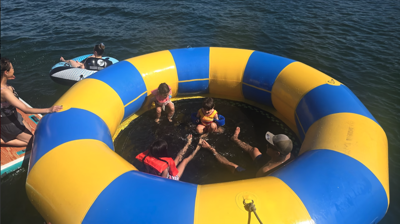 Inflatable water pool